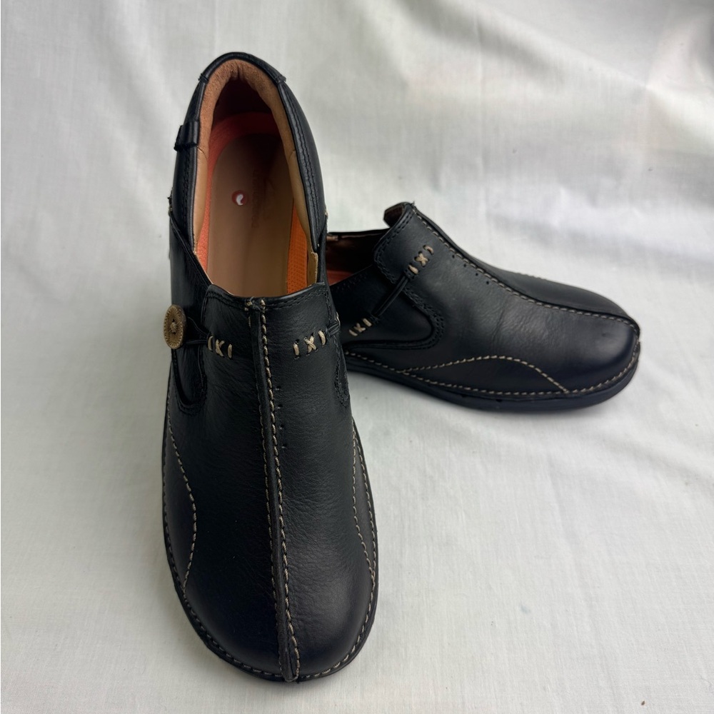 NWOT Clark’s Unloop Slip On Sneakers- Black -Women’s Size 9.5